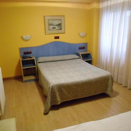 Hostal Don Suero Leon Bagian luar foto