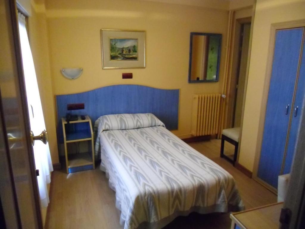 Hostal Don Suero Leon Bagian luar foto