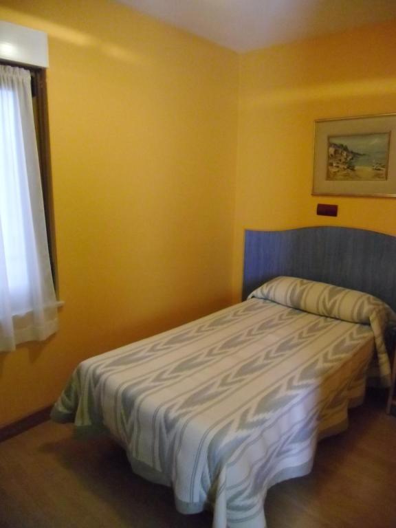 Hostal Don Suero Leon Bagian luar foto