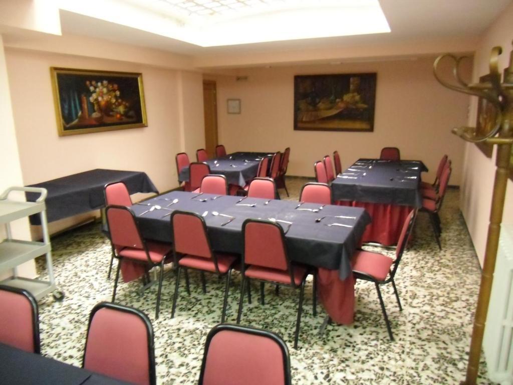 Hostal Don Suero Leon Bagian luar foto